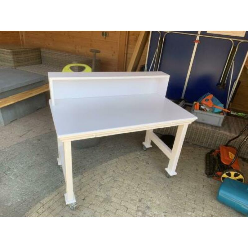 Houten bureau op wieltjes LxBxH 100x60x88