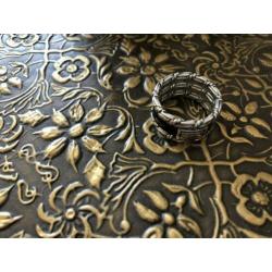 Fantaisie Ring Zwart en Zilveren kleur - Maar 17