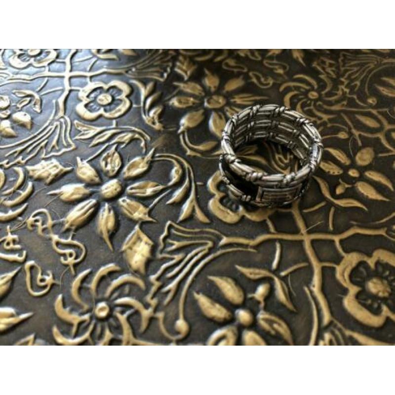 Fantaisie Ring Zwart en Zilveren kleur - Maar 17