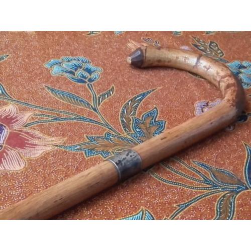 Antieke Engelse cane stok van vruchtenhout en zilver 90 cm.