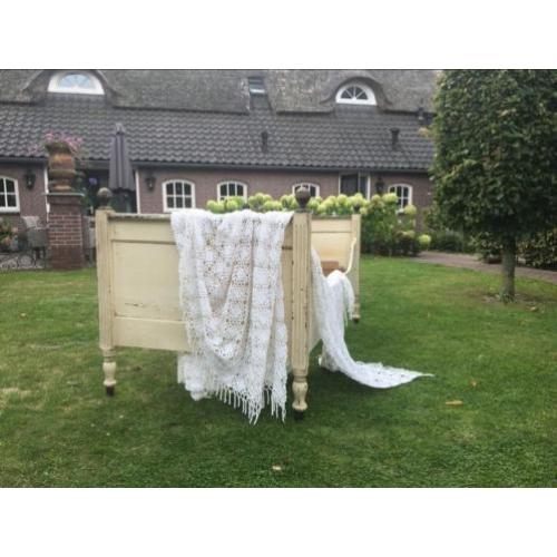 SHABBY KAJUITBED uit FRANS KASTEEL.