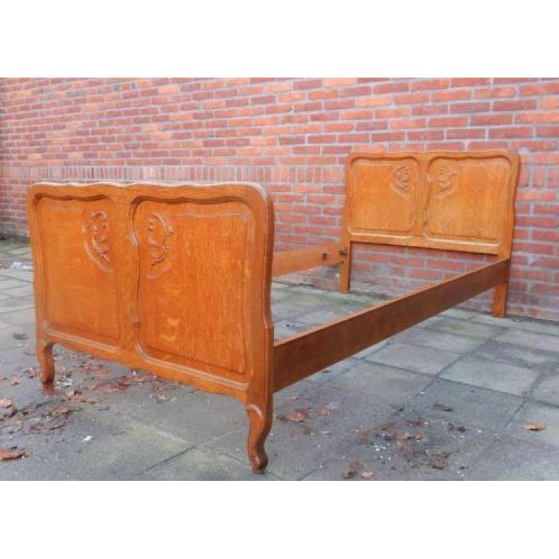 JB3942) Brocant Barok bed met Queen Ann pootjes