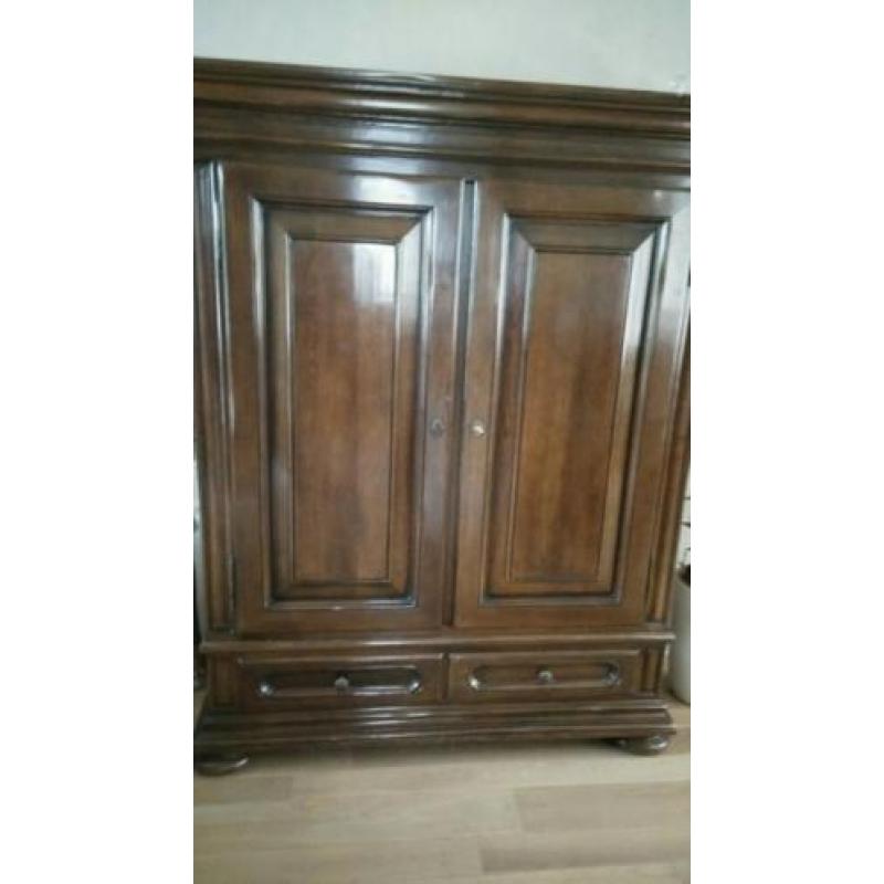 Eiken kast