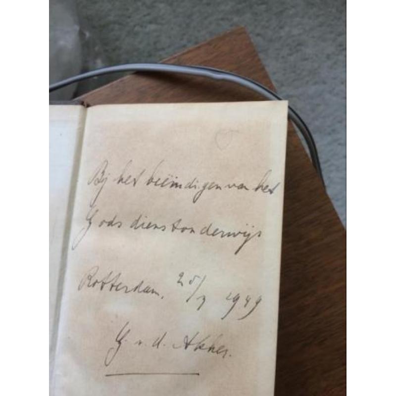 Het nieuwe testament 1949 mag bijna gratis weg