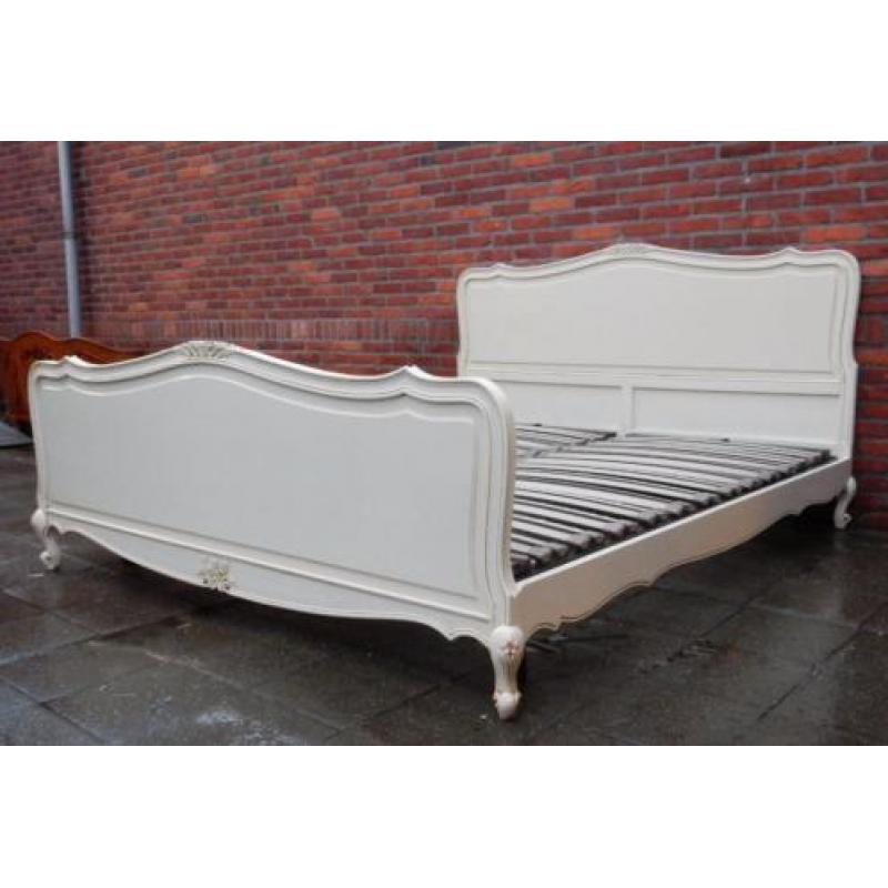 JB3825) Brocant Barok 180 Breed Bed met Queen Ann pootjes