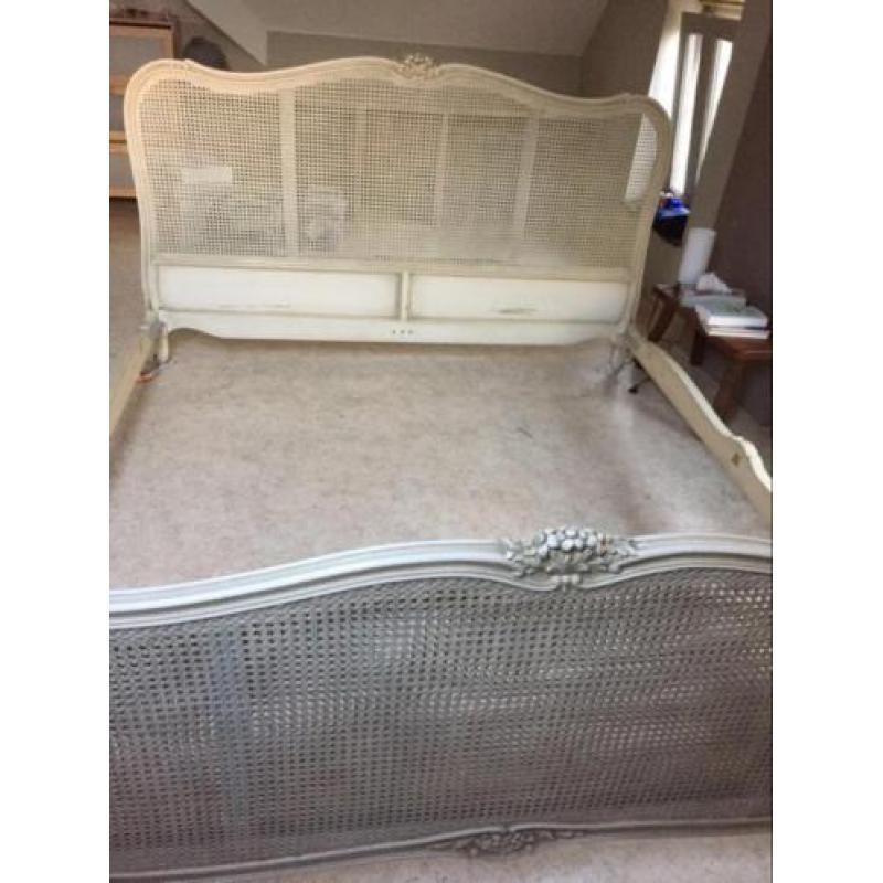 Brocante antiek bed ombouw