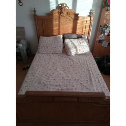 Antiek eikenhouten bed