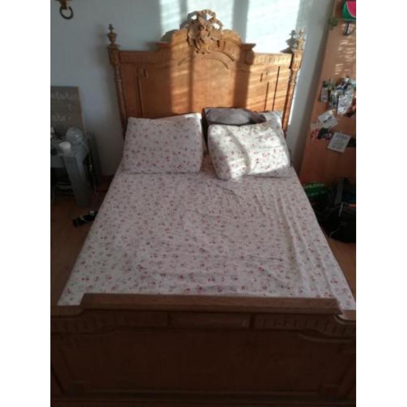 Antiek eikenhouten bed