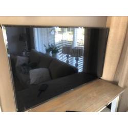 LG Led TV 138 Cm 5 maand oud/garantie/drie krassen op scherm