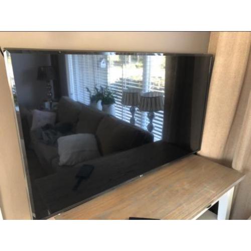 LG Led TV 138 Cm 5 maand oud/garantie/drie krassen op scherm