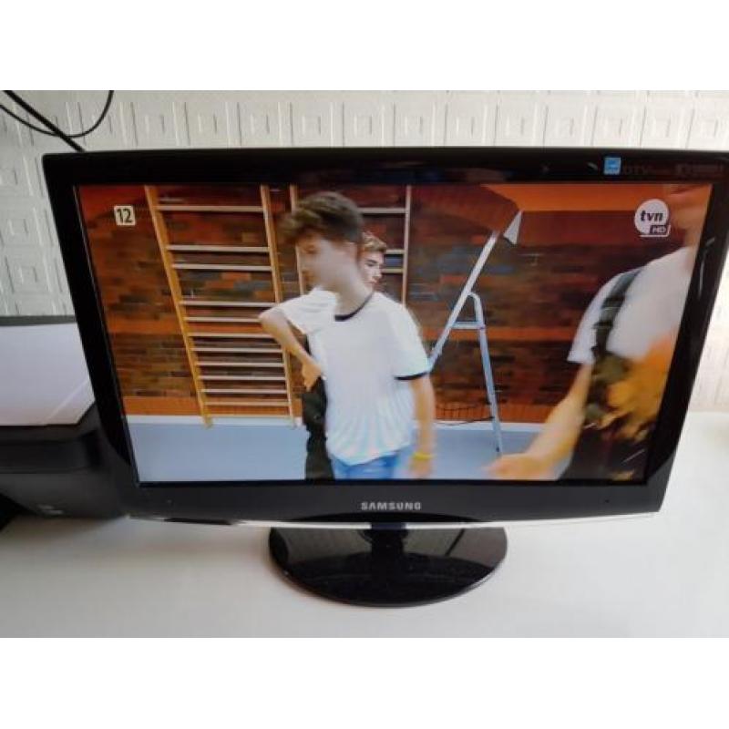 Samsung TV 19 inch