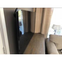 LG Led TV 138 Cm 5 maand oud/garantie/drie krassen op scherm