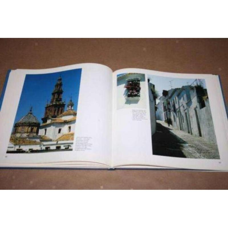 Prachtig boek over Andalusië (bevolking, cultuur etc) !!