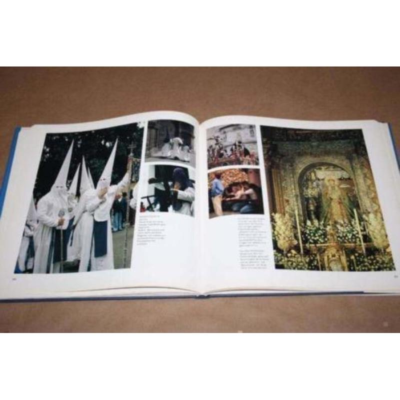 Prachtig boek over Andalusië (bevolking, cultuur etc) !!