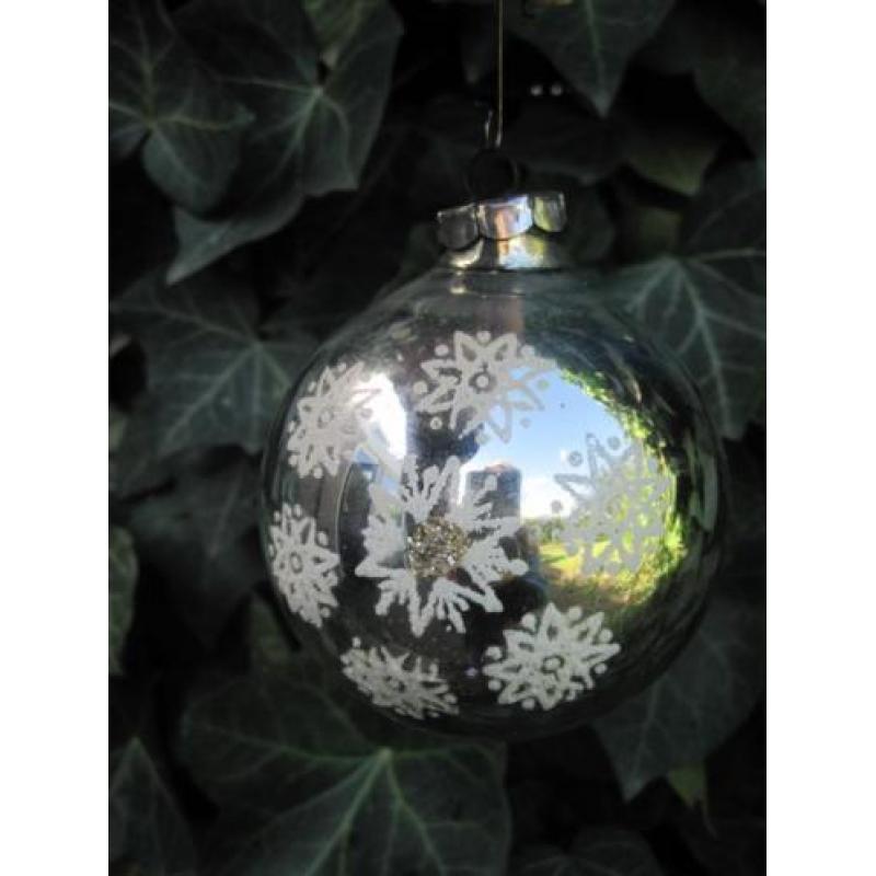 Vintage oude Kerstversiering zilveren Kerstbal deco sterren