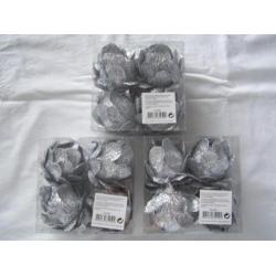 NIEUW ! doosje kersthangers (glitter bloem) 4 stuks