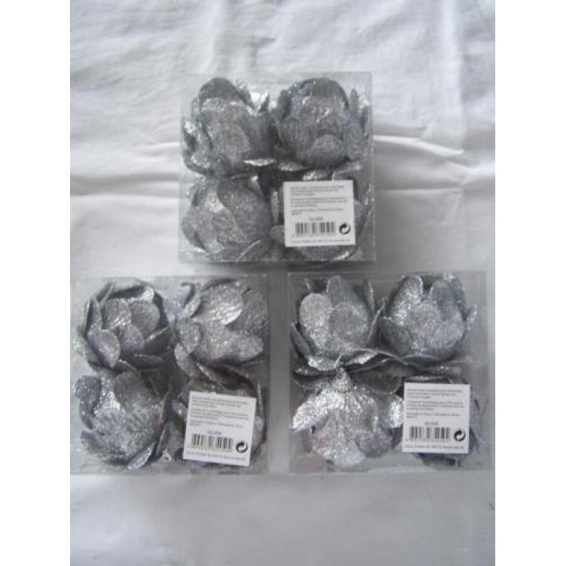NIEUW ! doosje kersthangers (glitter bloem) 4 stuks