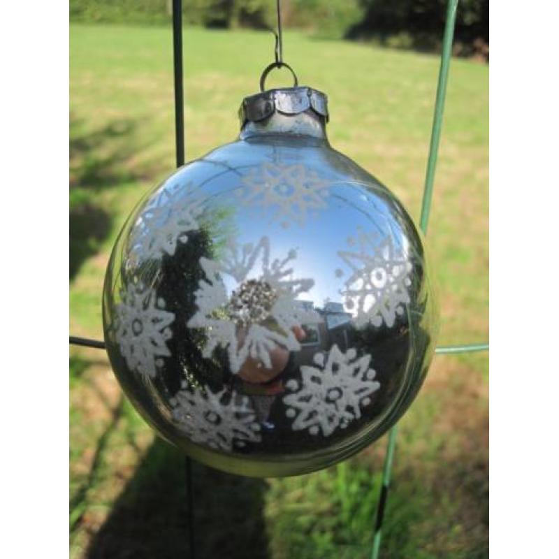 Vintage oude Kerstversiering zilveren Kerstbal deco sterren
