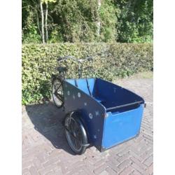 Leuke blauwe bakfiets te koop