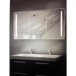 Badkamer spiegelkast 160x70 met verlichting en verwarming