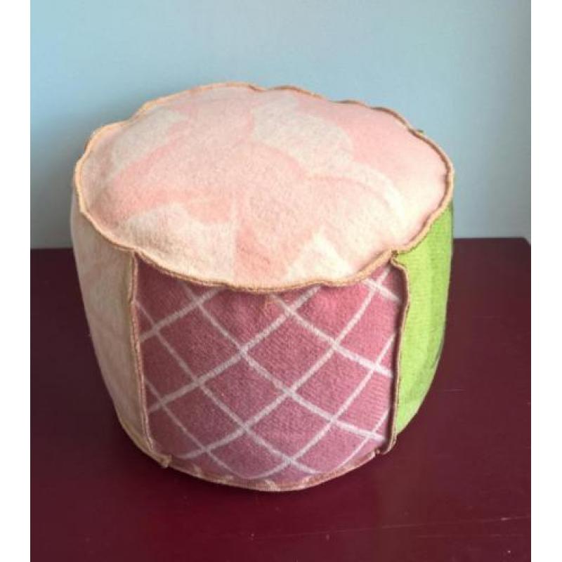 poef met retro vintage wollen dekens 40/30 cm