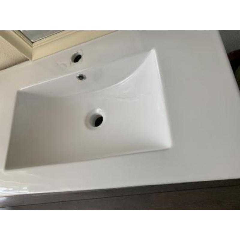 Badkamermeubel met wasbak