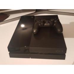 Playsation 4 met 2 games