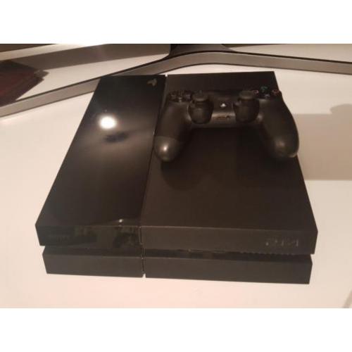 Playsation 4 met 2 games