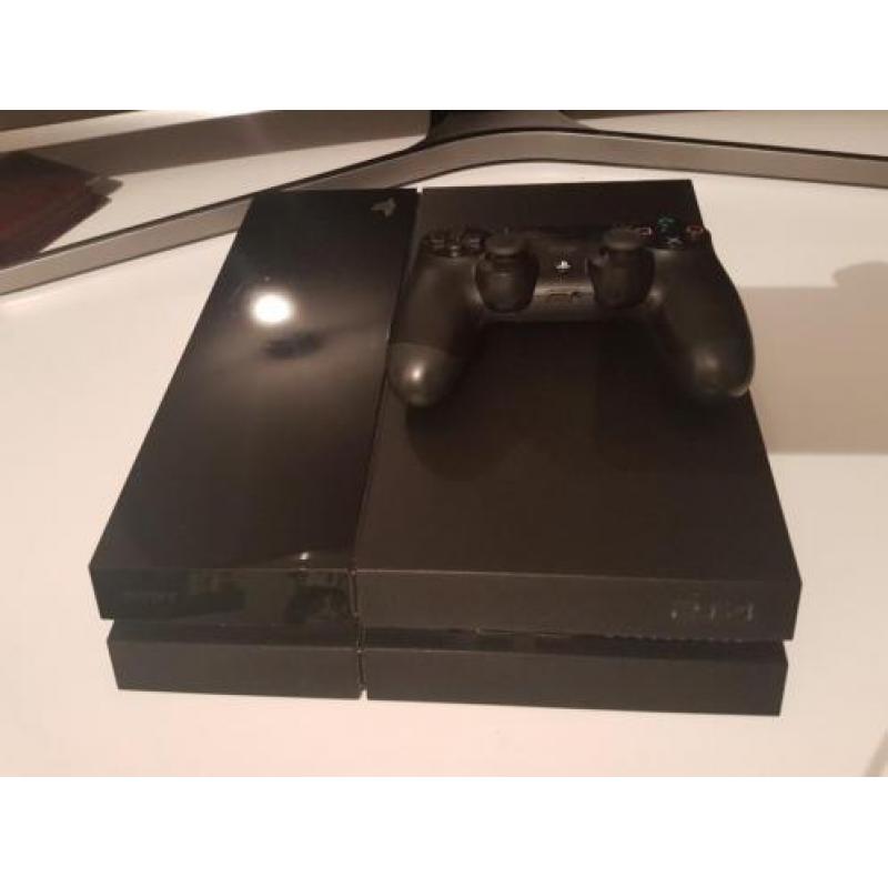 Playsation 4 met 2 games