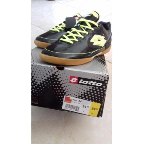 Lotto sportschoenen.