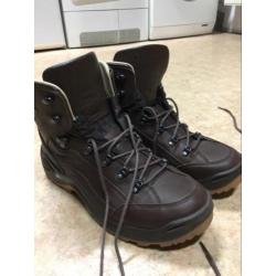 Te koop wandel/ bergschoenen 1 x gedragen