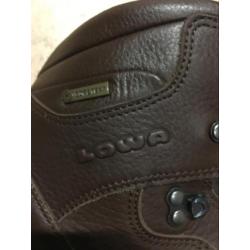 Te koop wandel/ bergschoenen 1 x gedragen