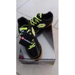 Lotto sportschoenen.