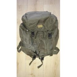 Legergroene rugzak van ca. 25 liter.