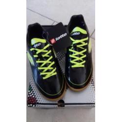 Lotto sportschoenen.