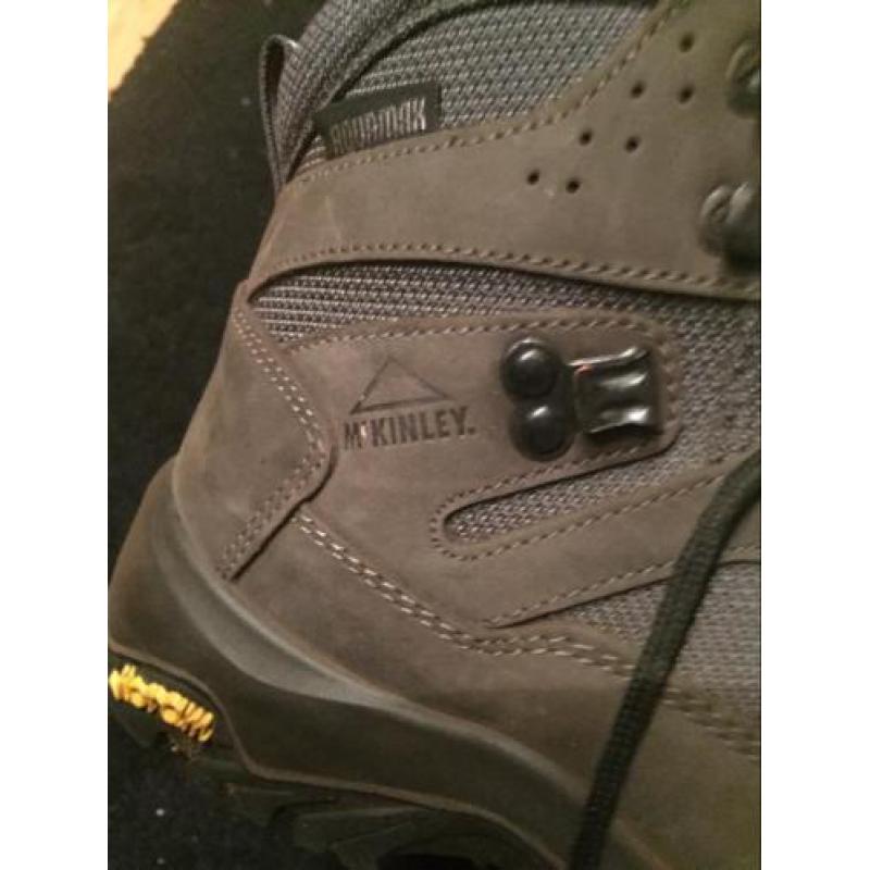 McKinley Laarzen mt 38 snow boots nieuw staat!